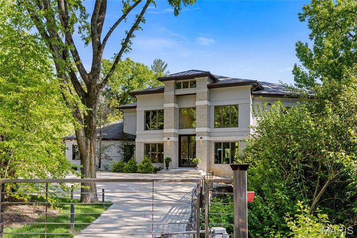 Property Photo:  12826 Topping Manor Drive  MO 63131 