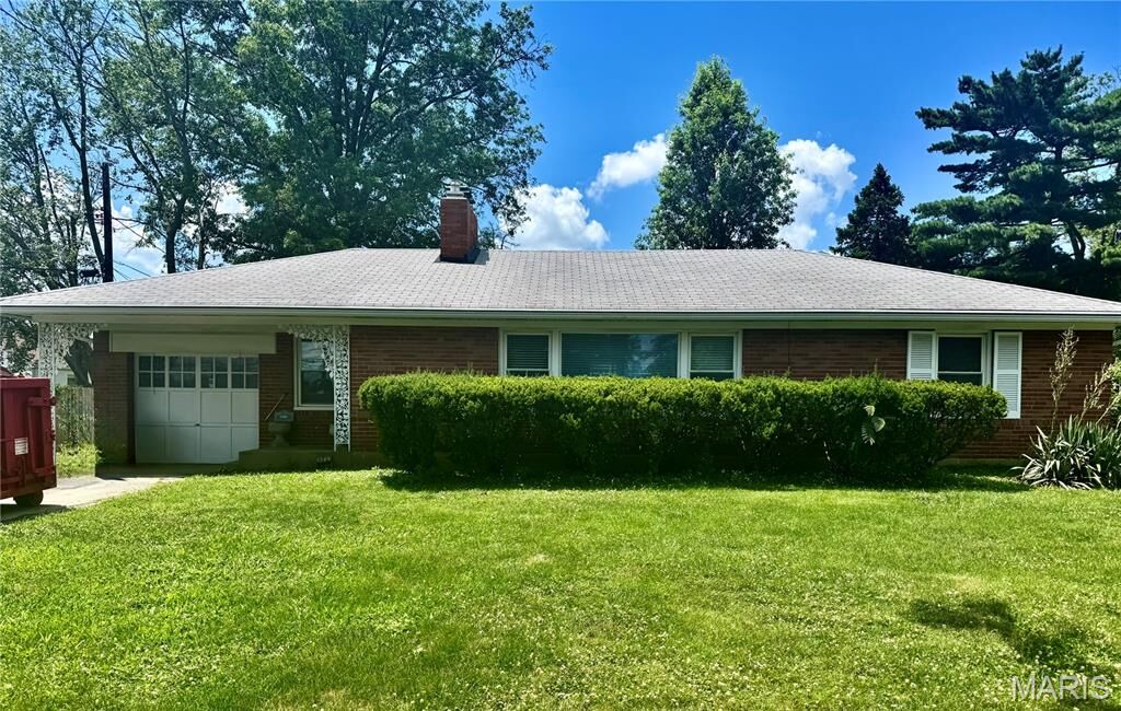 Property Photo: 1709 Korando Avenue MO 63114