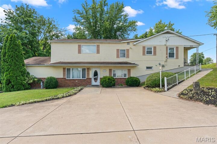 4840 S Point Road  Washington MO 63090 photo