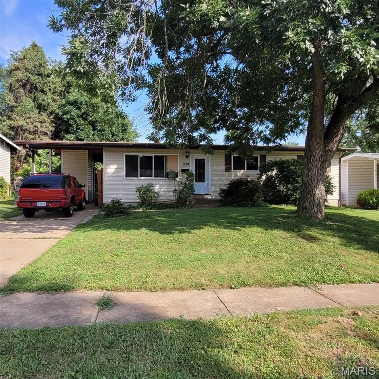 Property Photo: 1270 Bobolink Drive MO 63031
