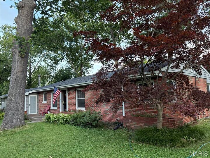 Property Photo: 10074 Briarwood Drive MO 63124