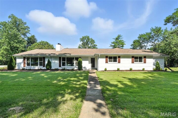 29 Chaminade Drive   MO 63141 photo