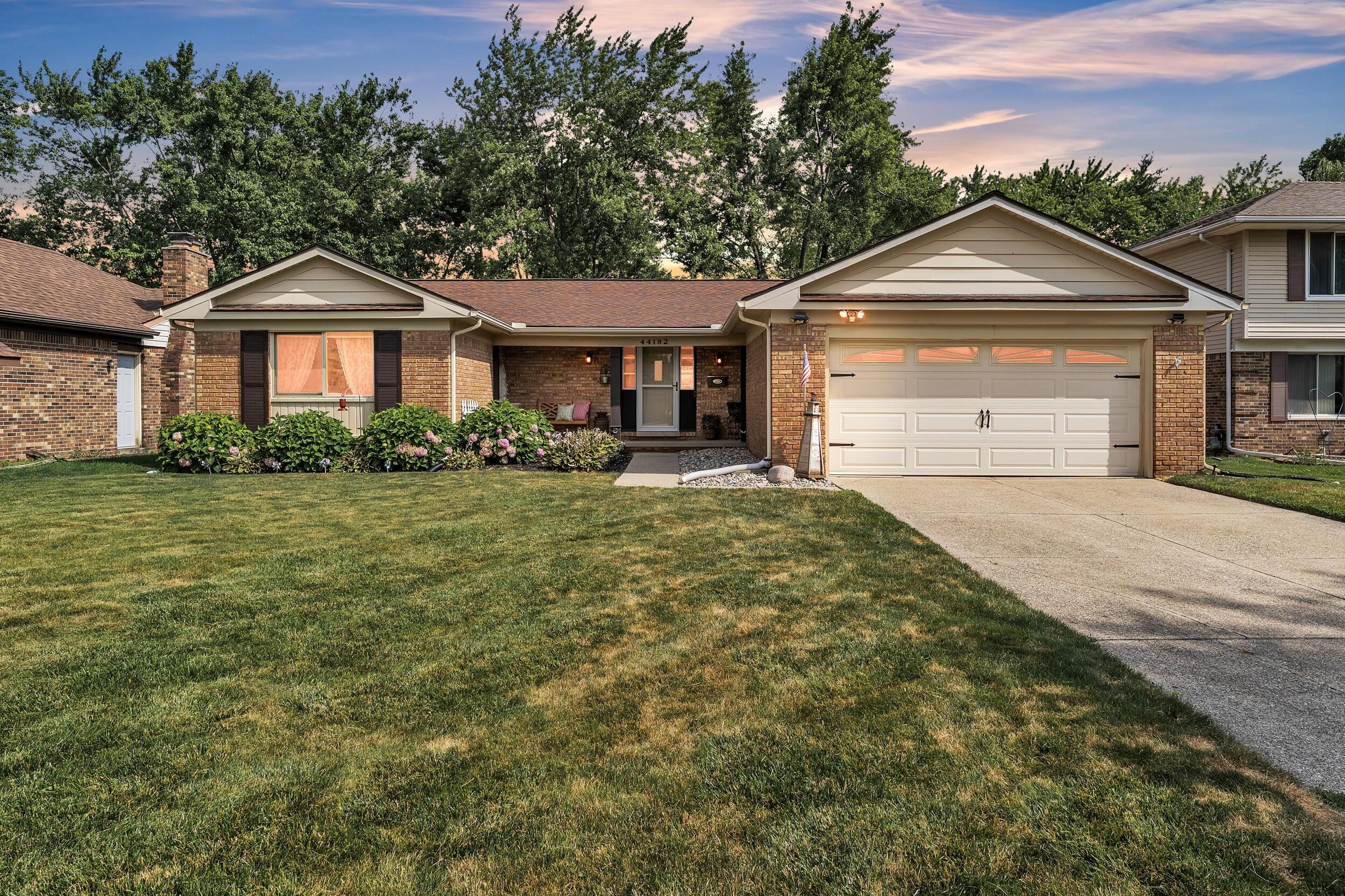 44182 Leeann Lane  Canton MI 48187 photo