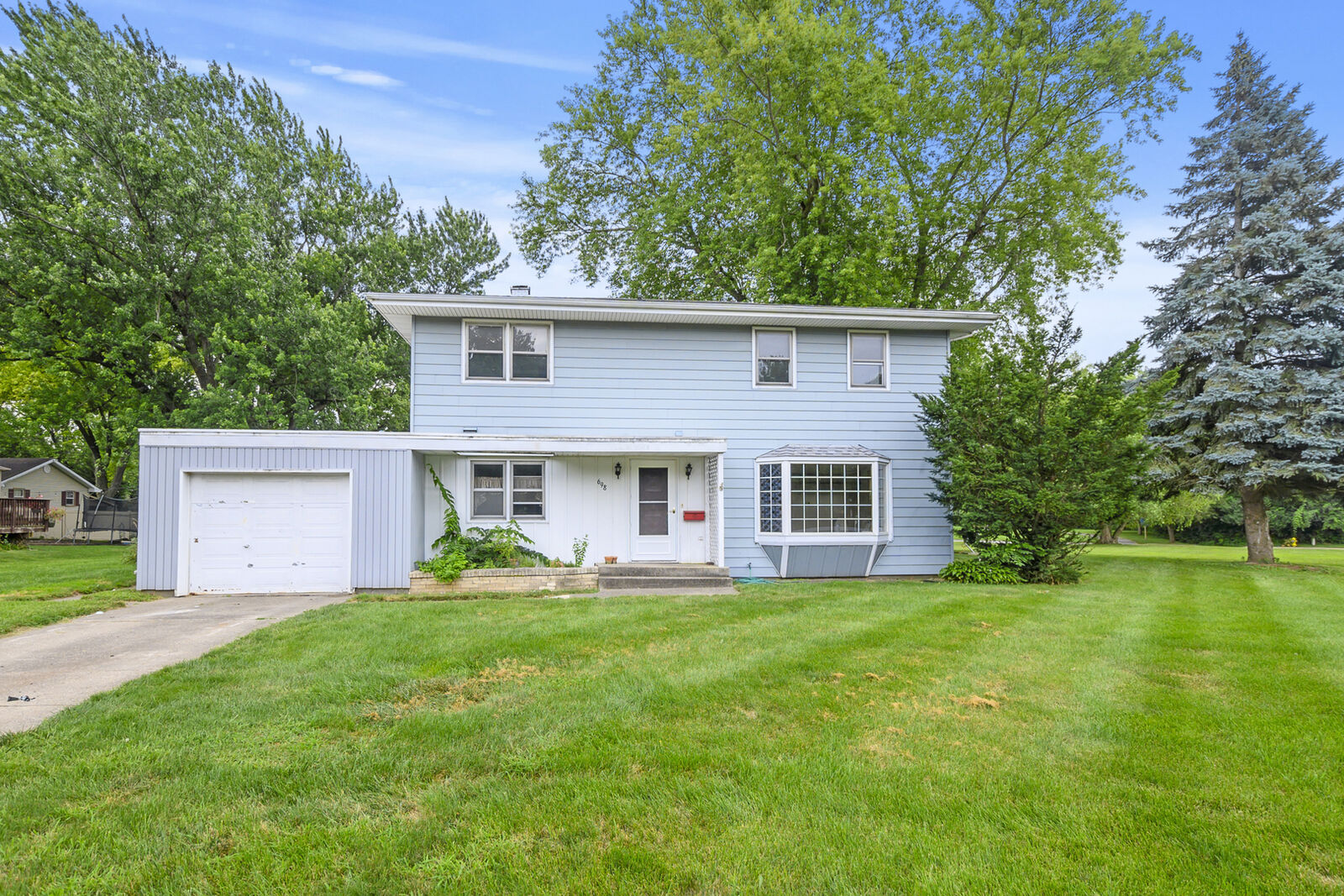 Property Photo: 698 W River Street IL 60914