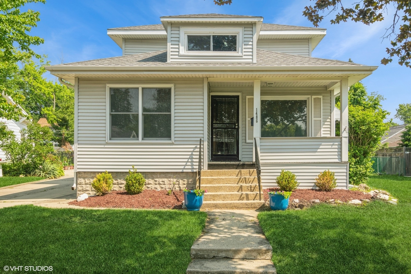 Property Photo:  1486 Van Buren Avenue  IL 60018 