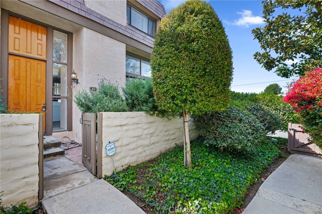 Property Photo: 9000 Vanalden Avenue 155 CA 91324