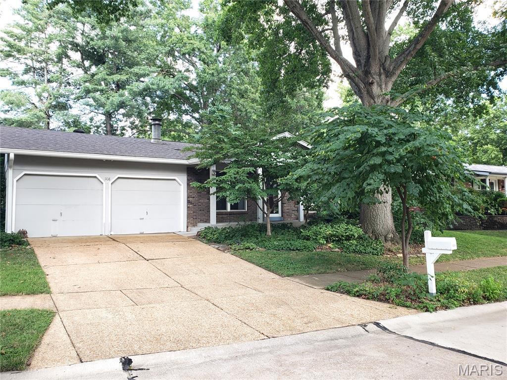 Property Photo: 1108 Grenadier Lane MO 63021