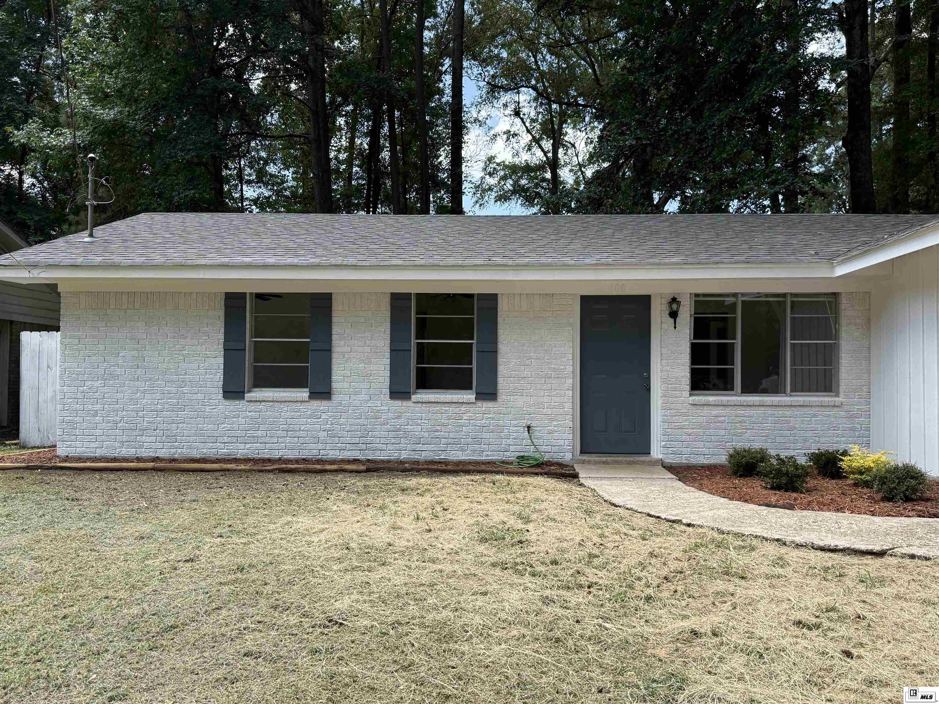 Property Photo: 800 McDonald Avenue LA 71270