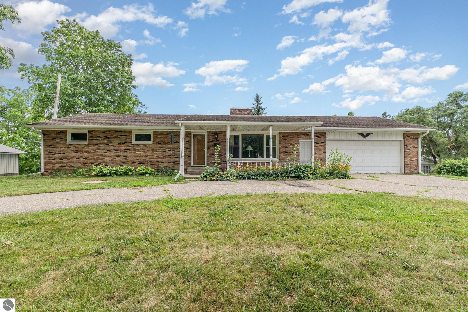 Property Photo:  426 College Place  MI 48880 