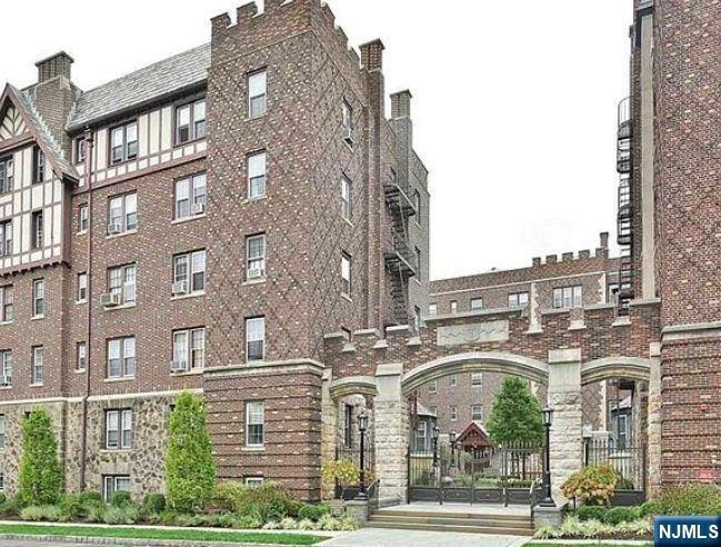 Property Photo:  275 Engle Street P5  NJ 07631 