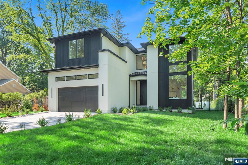43 Oak Avenue  Tenafly NJ 07670 photo