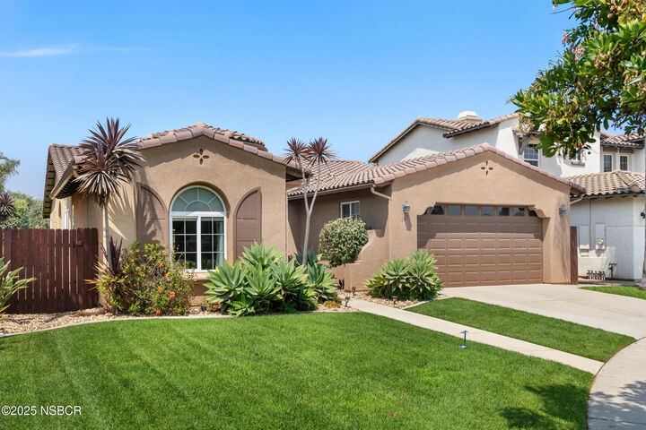 Property Photo: 203 Orie Court CA 93454