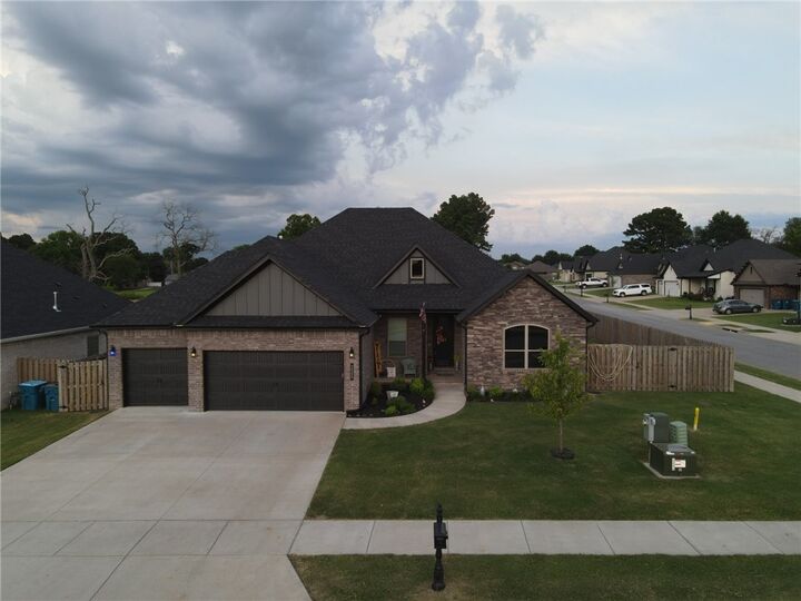 Property Photo:  2000 Decker Road  AR 72751 