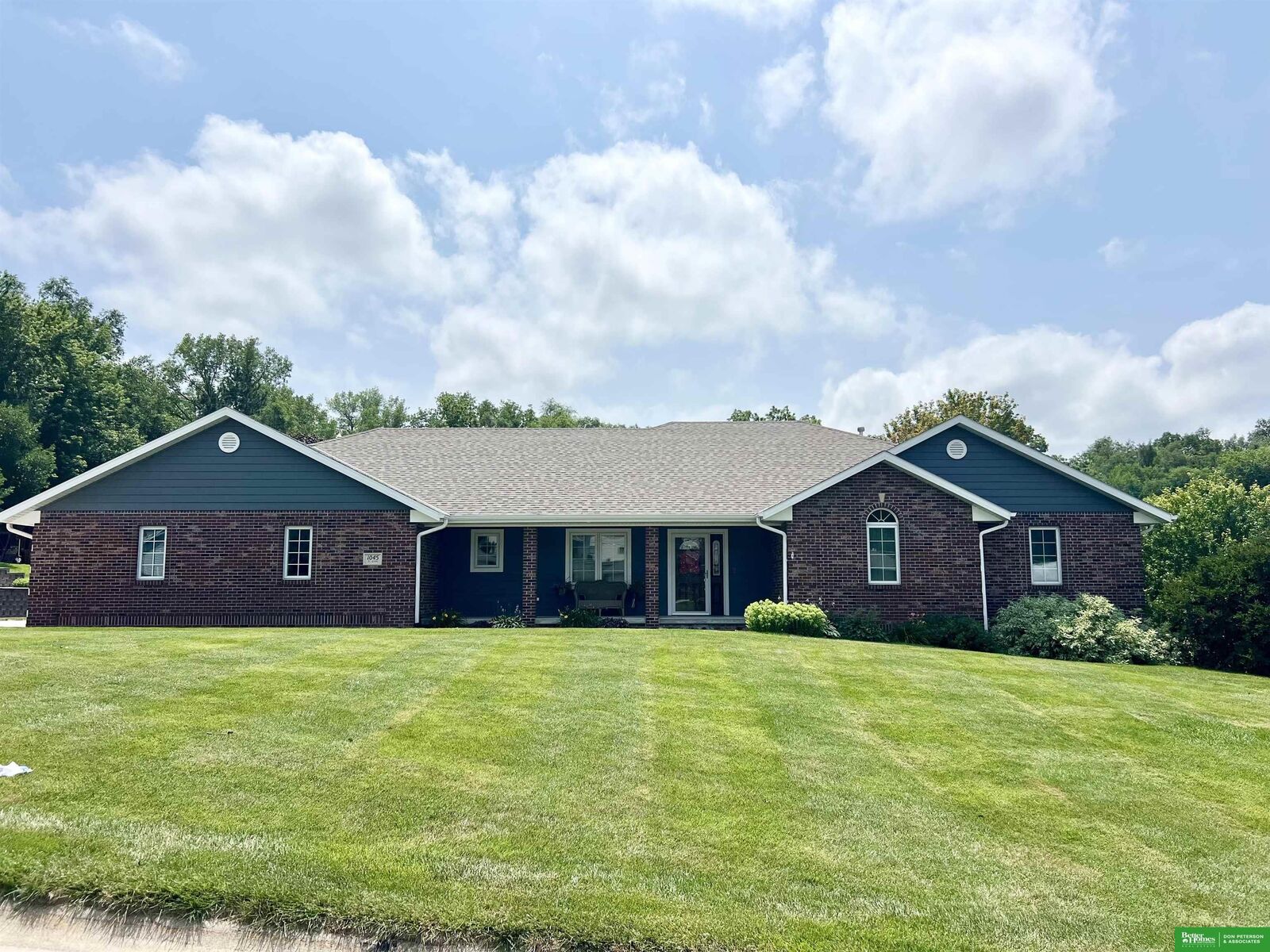 Property Photo: 1045 E Grove Street NE 68788