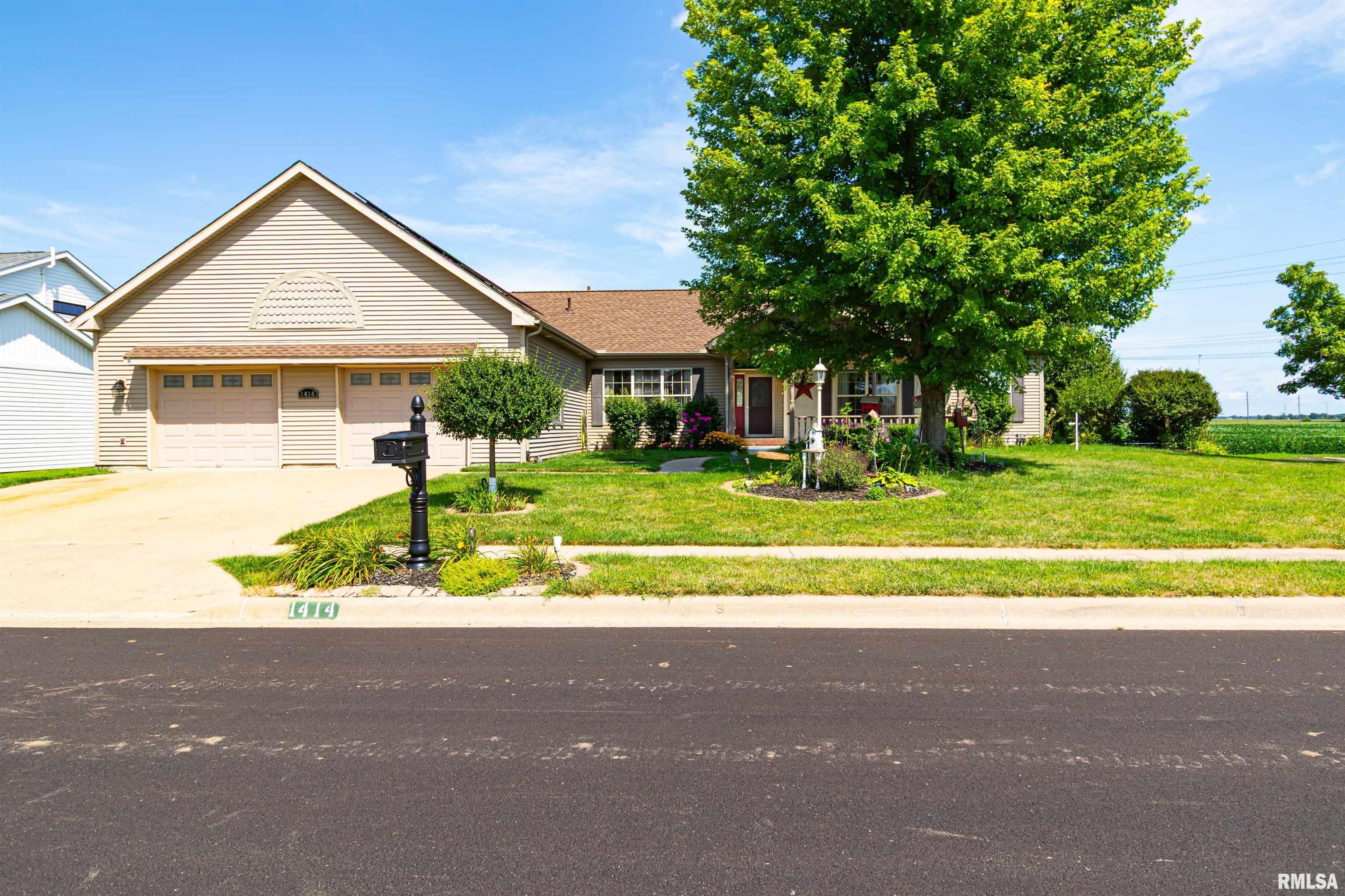 Property Photo: 1414 S Missouri Avenue IL 61550