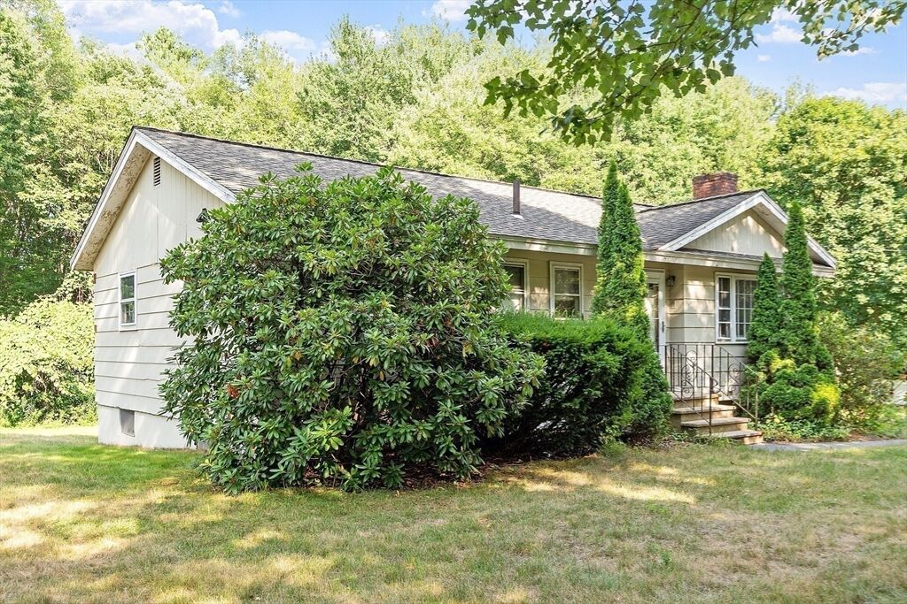 Property Photo:  96 Lowe Street  MA 01876 