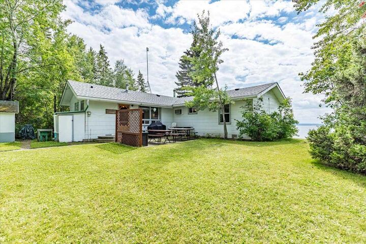 Property Photo: 59 Beach Avenue AB T0C 2C0