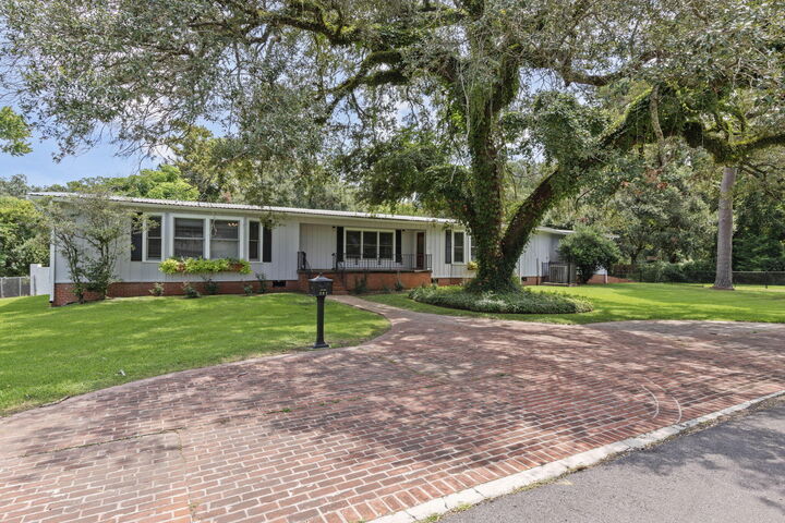 201 Edgewood Dr  Lafayette LA 70503 photo
