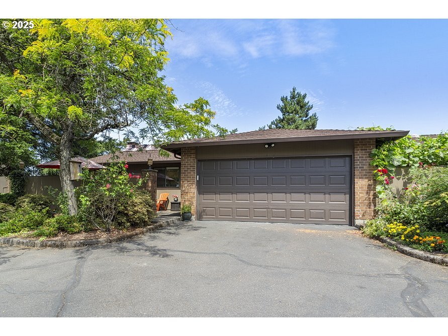 Property Photo: 14729 NE Stanton Ct OR 97230