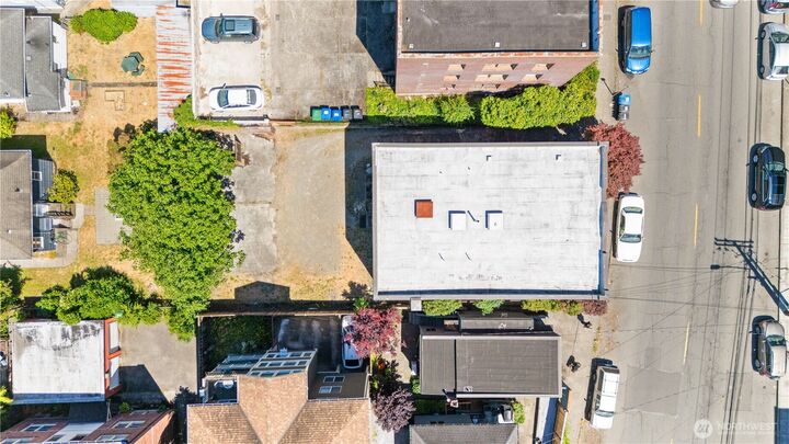 Property Photo: 311 12th Avenue E WA 98102