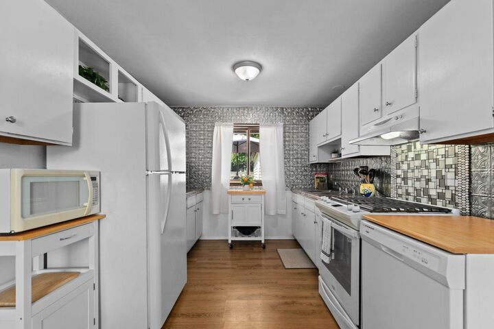 Property Photo: 1243 Honeysuckle Lane WI 54956