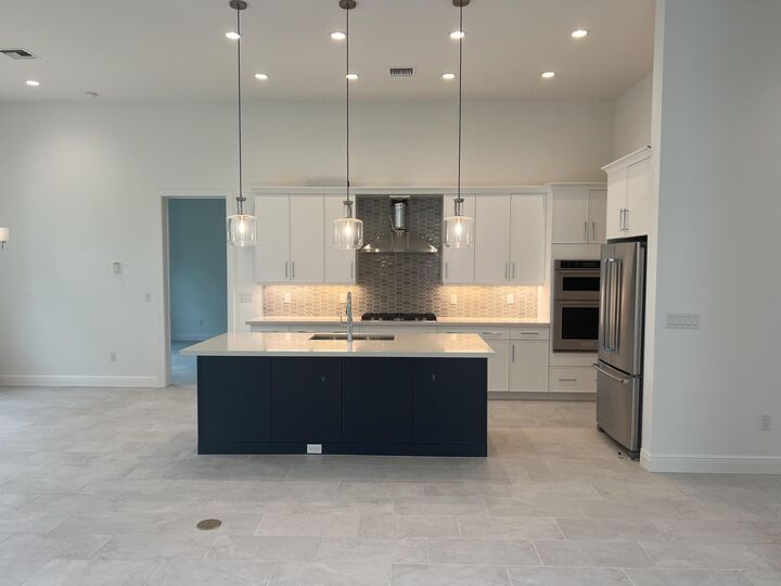 Property Photo: 219 SE Calmo Circle FL 34984