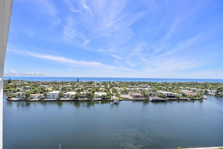 Property Photo: 20515 E Country Club Dr 1747 FL 33180