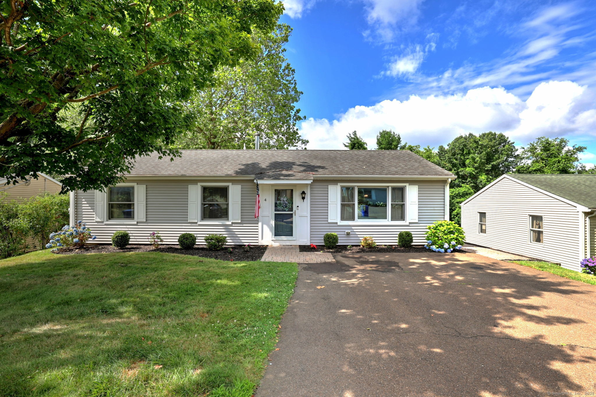 Property Photo: 4 Alpha Street CT 06460