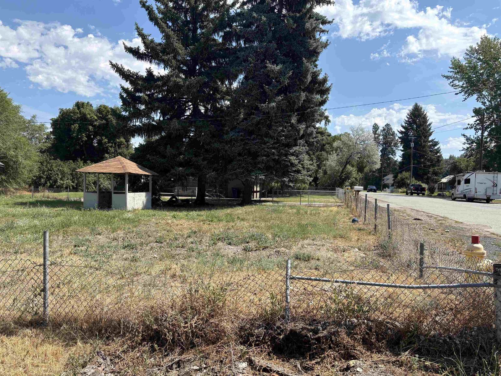 Property Photo:  825 S Chronicle Rd  WA 99212 