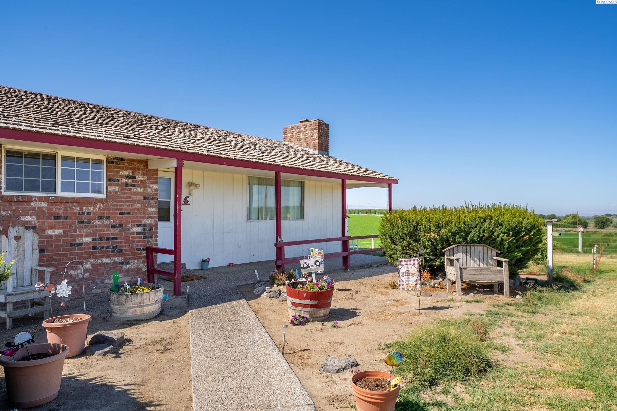 Property Photo: 179301 W Hanks Rd WA 98930