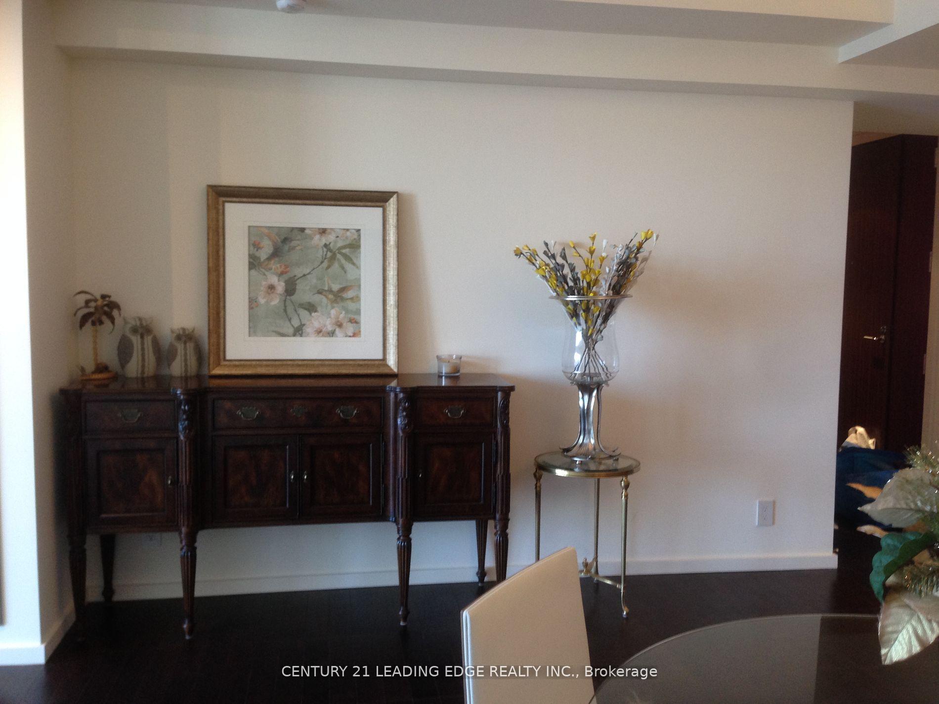 Photo de la propriété: 180 University Avenue 4608 ON M5H 0A2