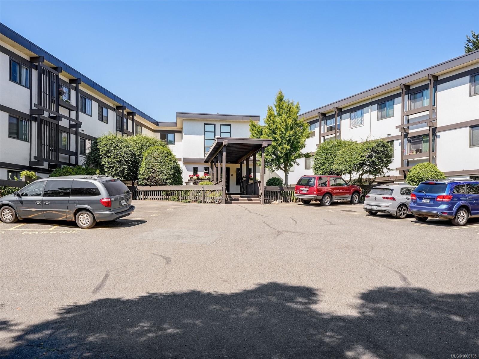 Property Photo:  1975 Lee Ave 113  BC V8R 4W9 