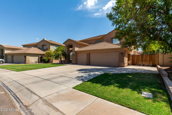 Property Photo: 947 W Ebony Drive AZ 85248