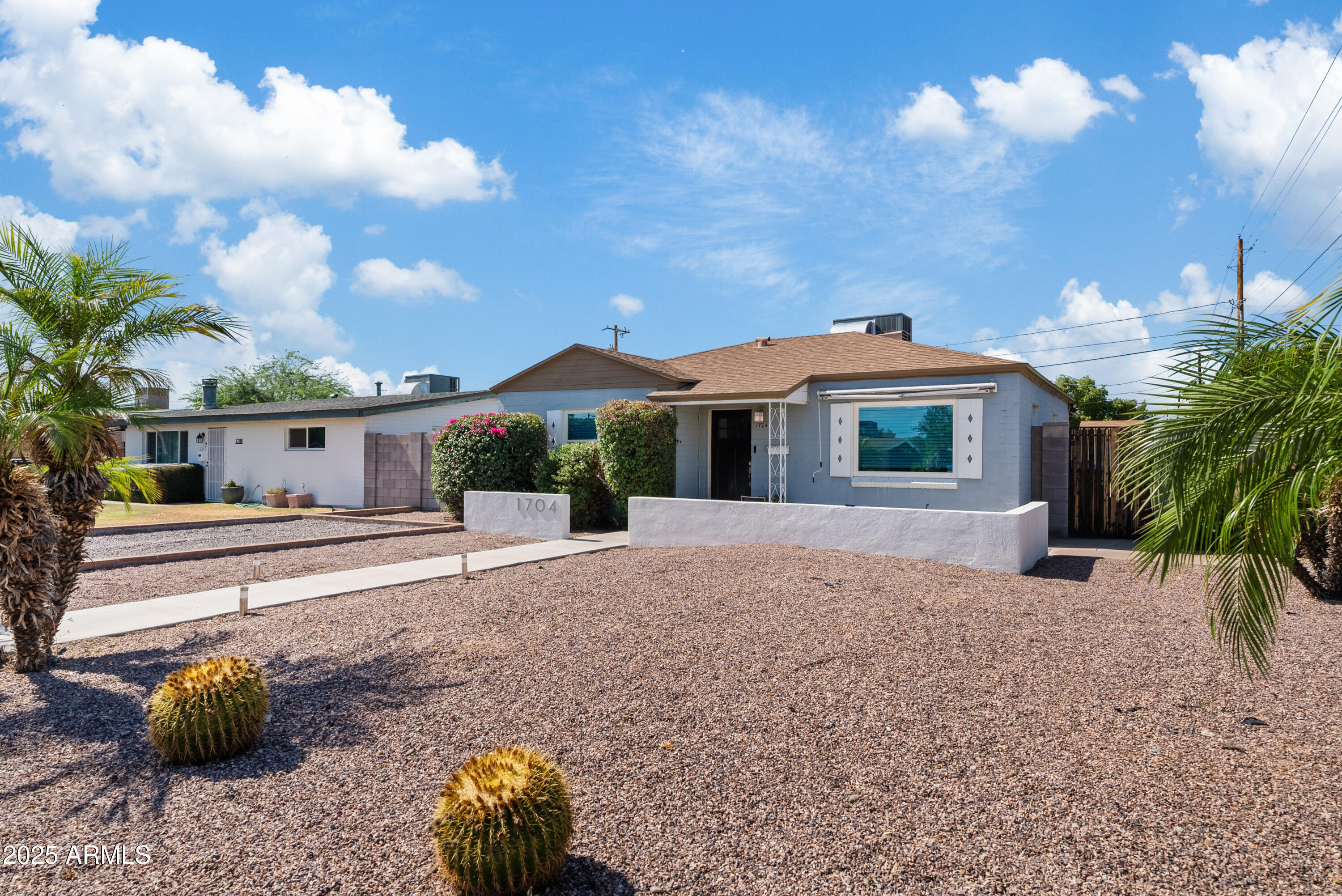 Property Photo: 1704 W Roma Avenue AZ 85015