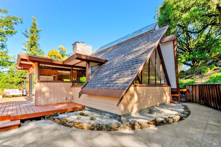 Property Photo:  2140 Hyland Court  CA 95404 