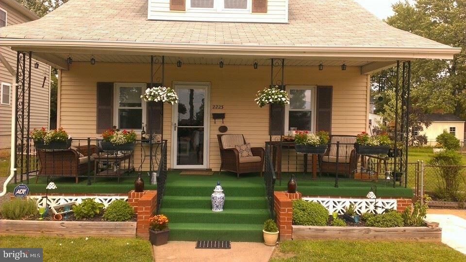 Property Photo:  2223 N Culpeper Street  VA 22207 