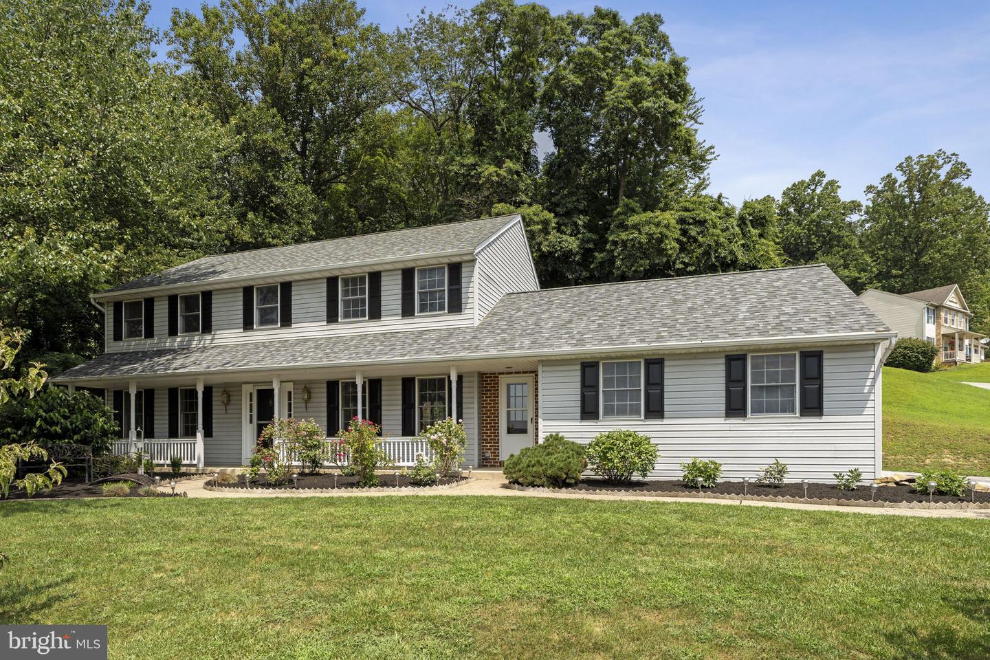 Property Photo: 961 Hidden Hollow Drive PA 17527