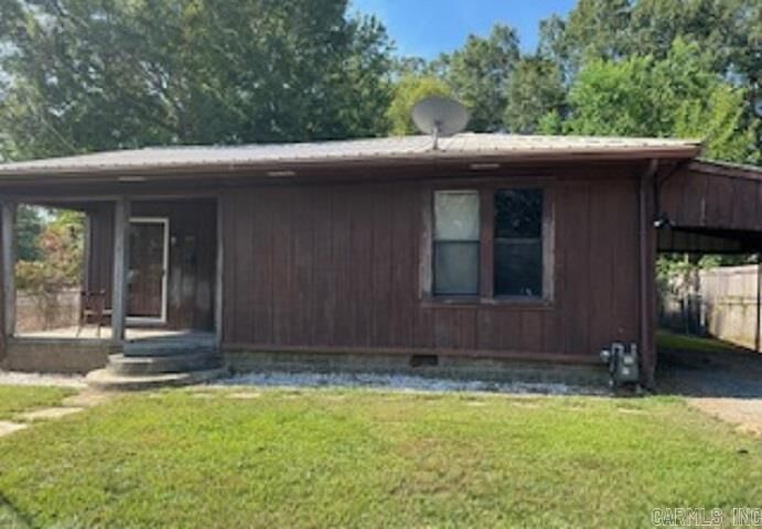 Property Photo:  211 Cedar  AR 71701 