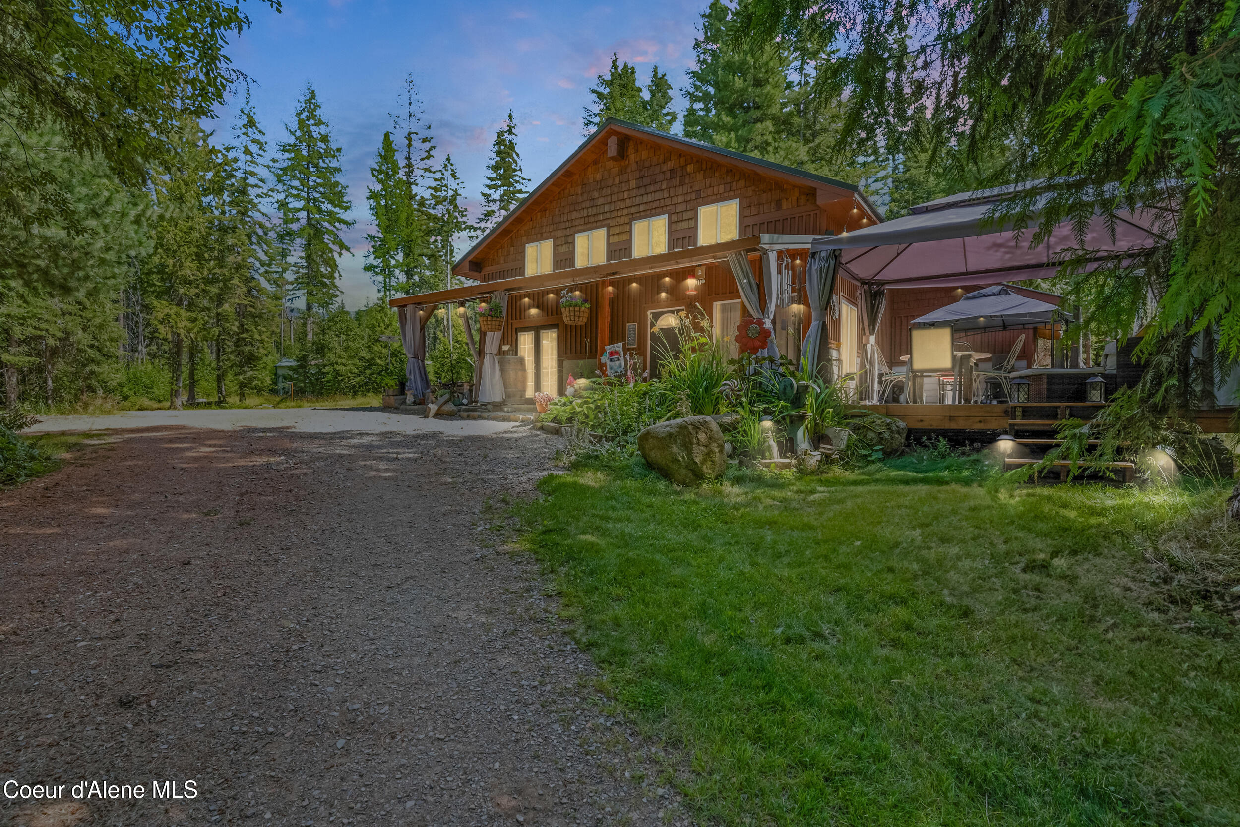 Property Photo: 528 Trapper Creek Rd ID 83864