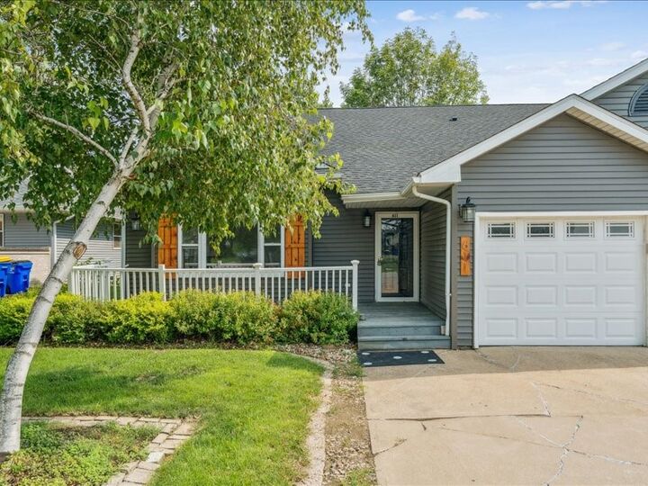 611 W Sovers Street  Solon IA 52333 photo