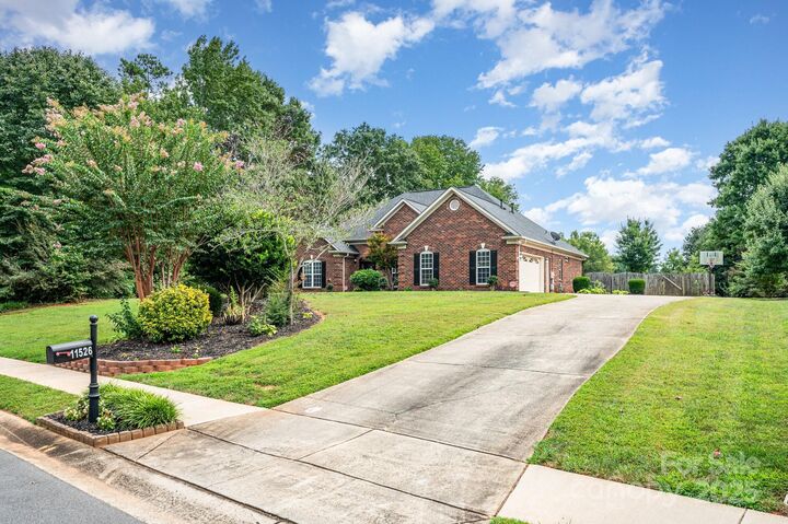 Property Photo:  11526 Lemmond Acres Drive  NC 28227 