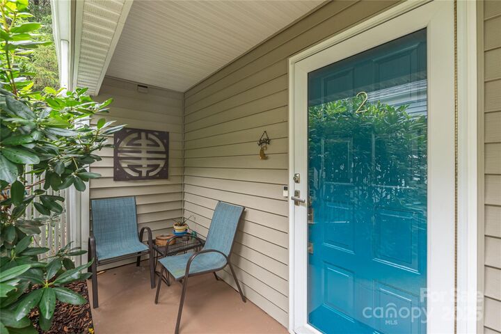 Property Photo:  2 Stuart Circle  NC 28804 