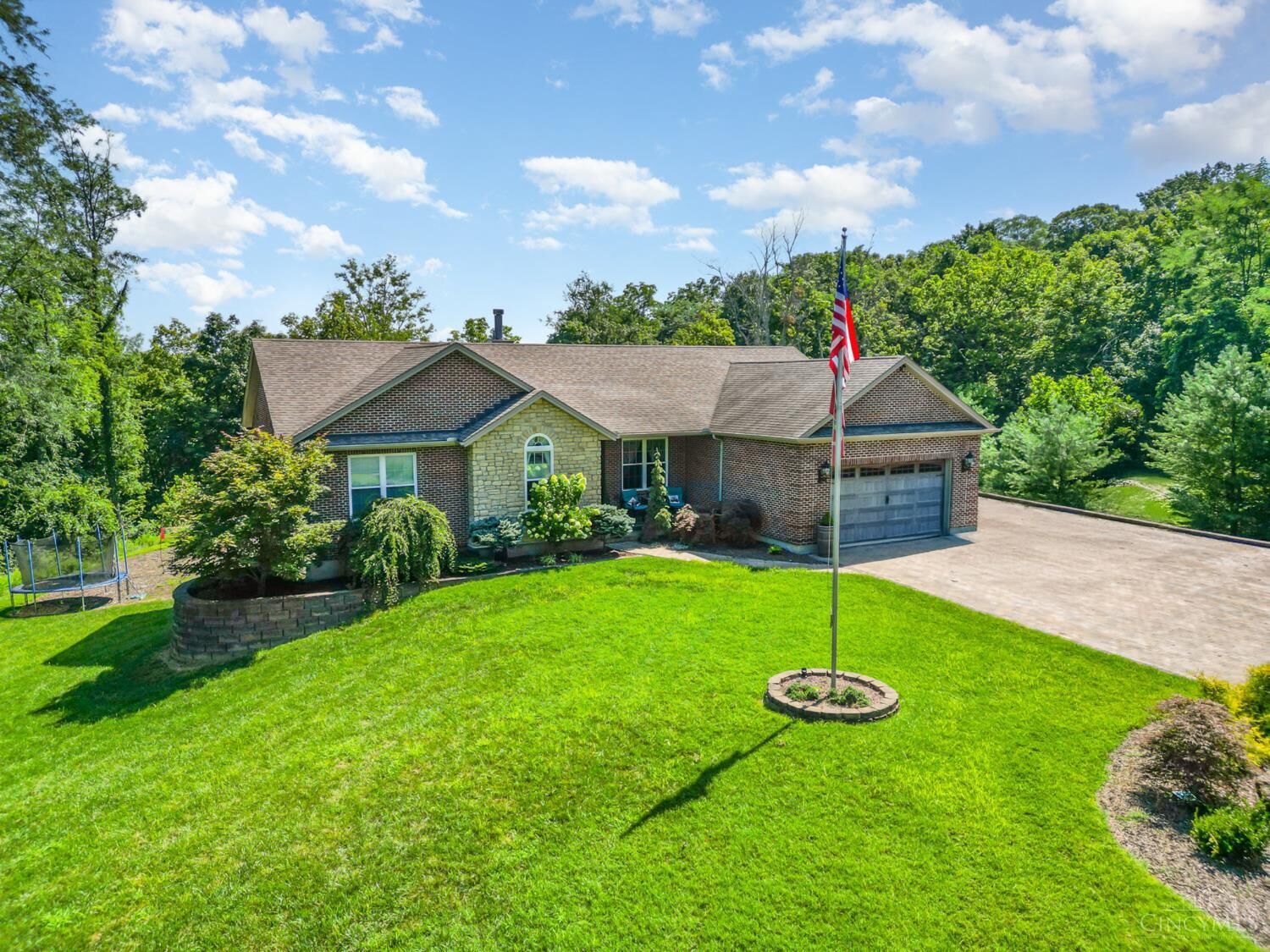 Property Photo: 4810 Tomahawk Trail OH 45150