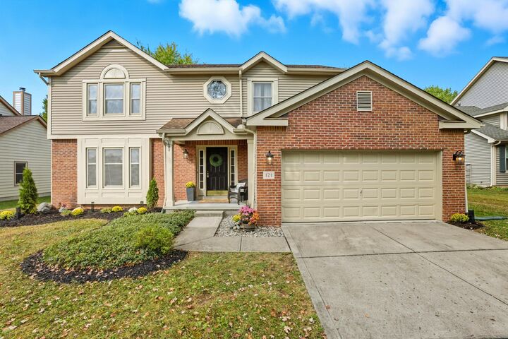 Property Photo:  121 Wicklow Drive  OH 43023 