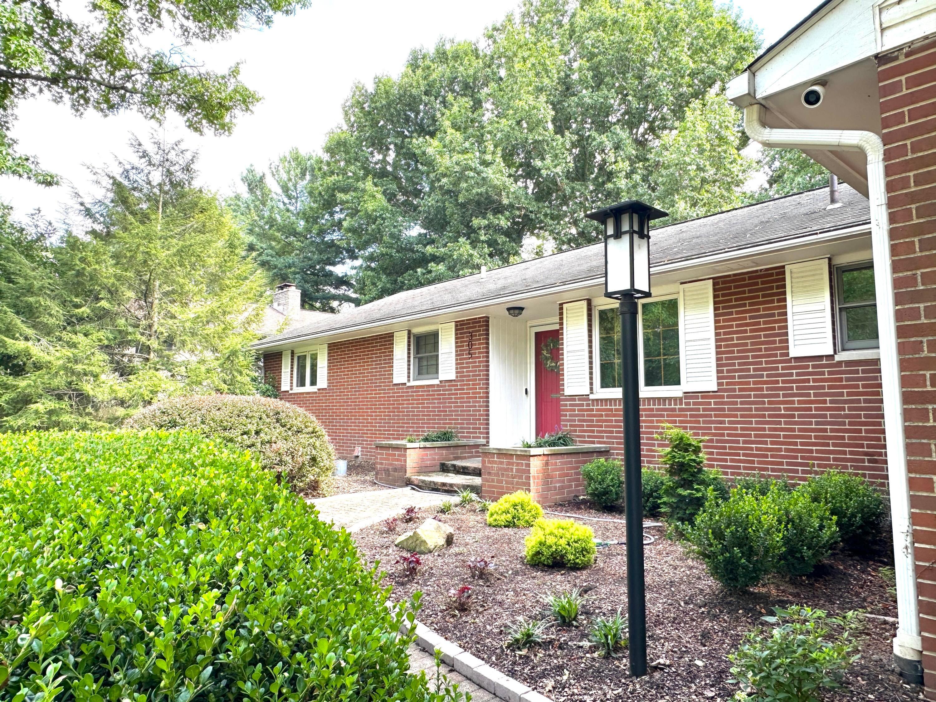 Property Photo: 305 W New England Avenue OH 43085