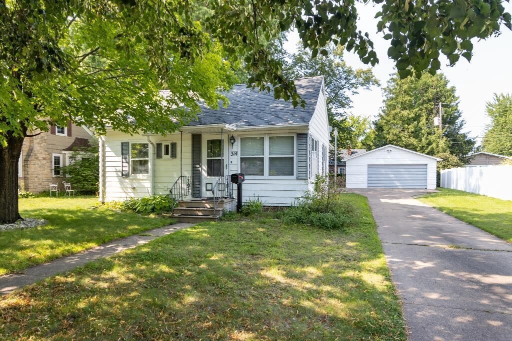 Property Photo:  314 Kent Street  WI 54403 
