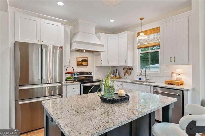 Property Photo:  225 E Underwood Street  GA 30528 
