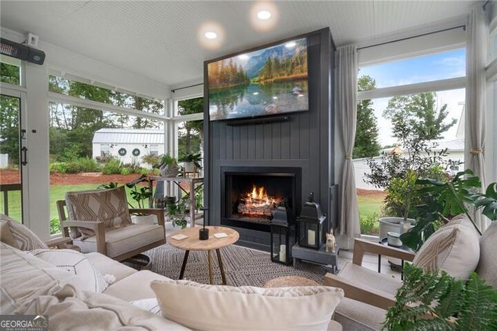 Property Photo:  225 E Underwood Street  GA 30528 