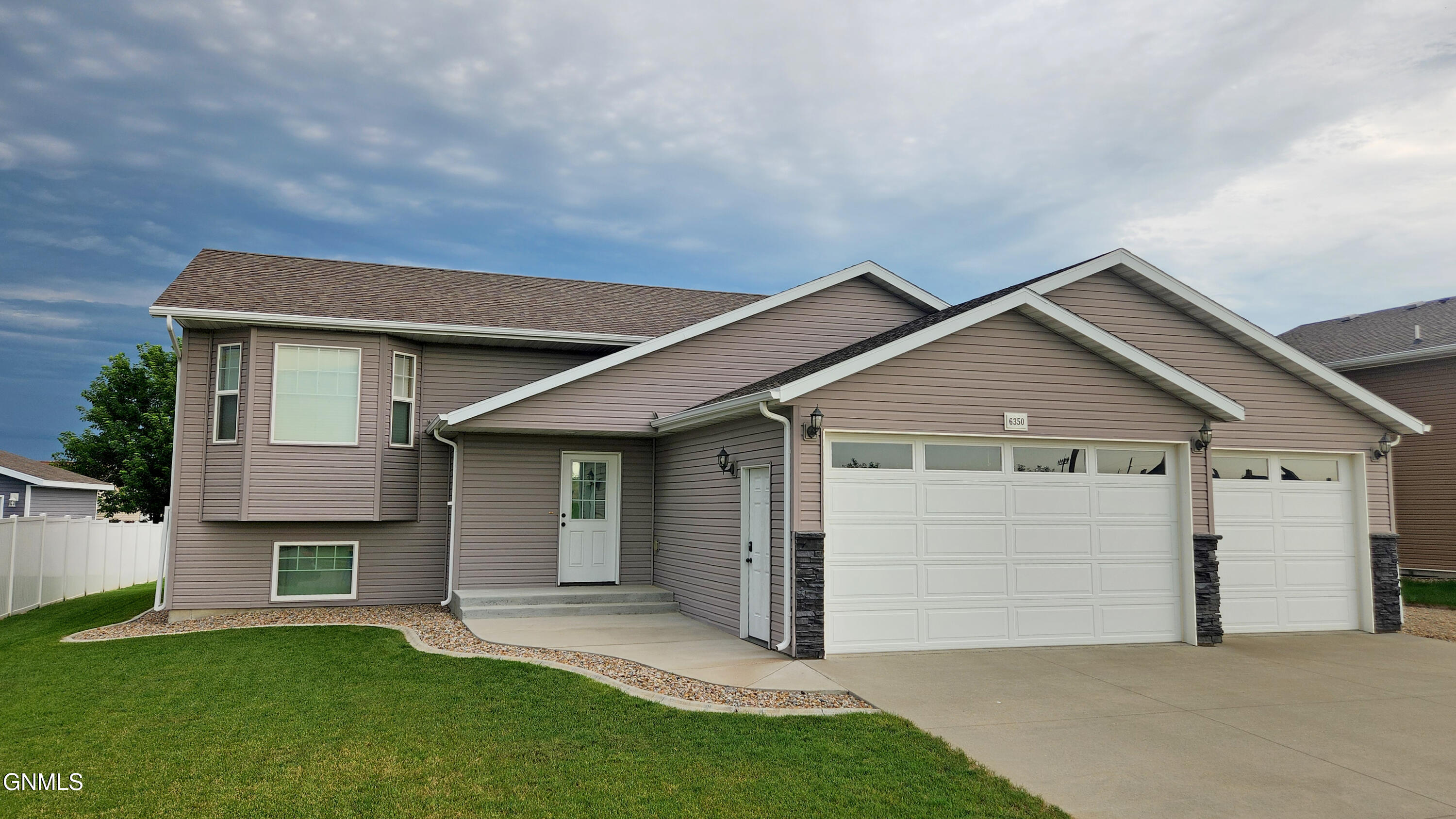 6350 Dolan Drive  Lincoln ND 58504 photo