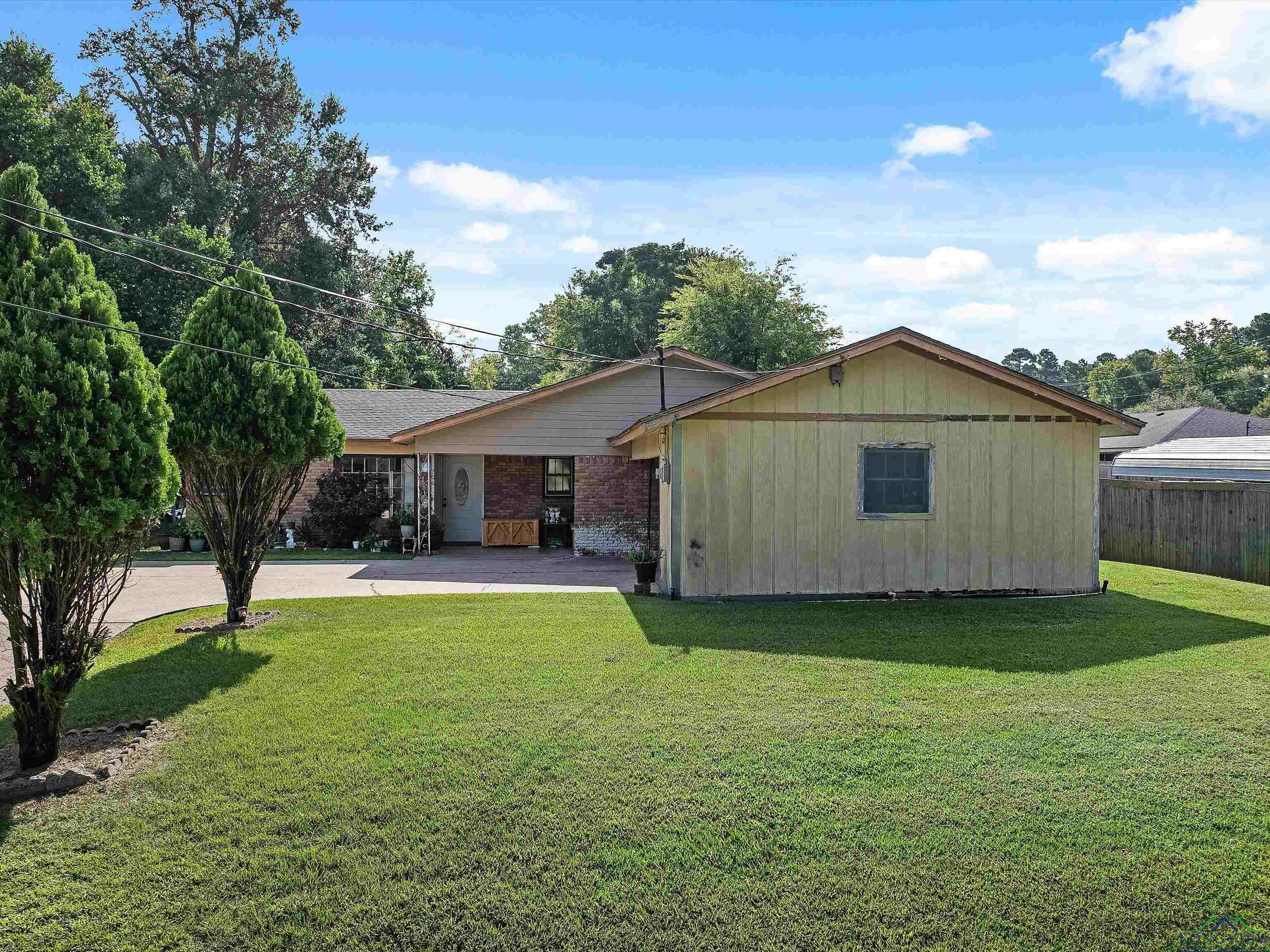 Property Photo:  706 Diane Dr  TX 75602 